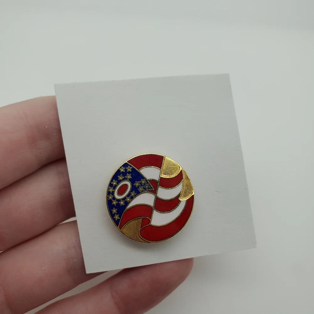 Ohio flag pin